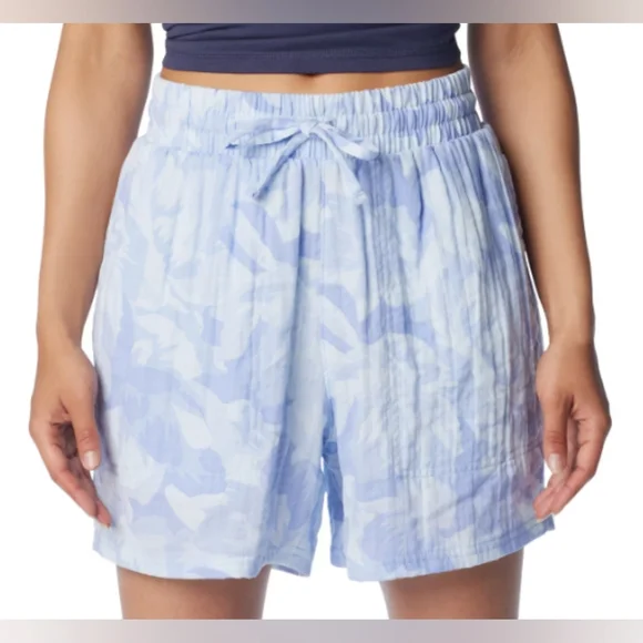 COLUMBIA Light Blue Holly Hideaway Breezy Shorts - Size Medium   (NWT) - Picture 3 of 10